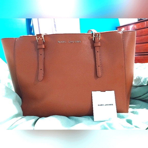 Marc Jacobs Handbags - Marc Jacobs commuter tote